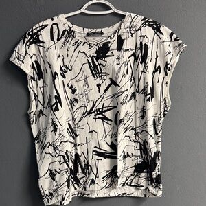 Zara Black and White Abstract Short Sleeve Tee